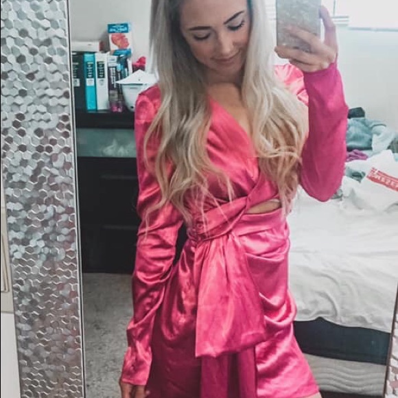 Barbie- pink dress Lulus - Picture 3 of 3